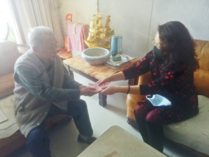 热诚写大爱，，，质朴映赤心
