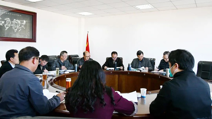 云煤（创世大发）集团党委副书记、副董事长、总司理高建嵩一行到云维集团指导年度民主生涯会