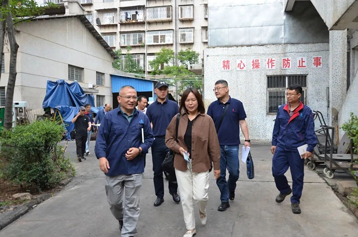 【聚焦云煤】云南省住建厅党组成员、副厅长黄媛到云南创世大发工应用手艺研究院有限公司开展隔震减震手艺运用情形调研