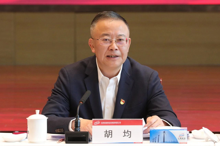 天下人大代表、集团党委书记、董事长胡均宣讲天下两会精神.jpg